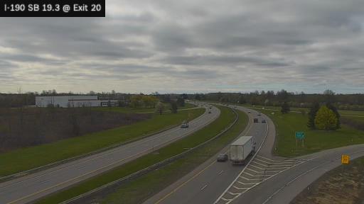 Traffic Cam Sandy Beach › South: I-190 at Interchange 20 (Long Road) Player