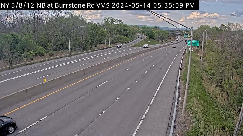 Traffic Cam City of Utica › North: NY 5/8/12 NB at Burrstone Rd VMS, Utica Player
