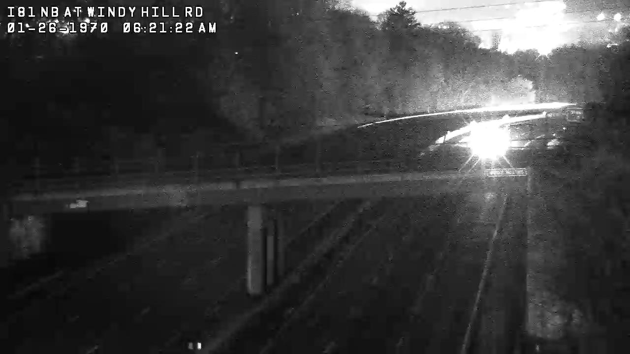 Traffic Cam Binghamton › North: I-81 Northbound at Windy Hill Rd Player