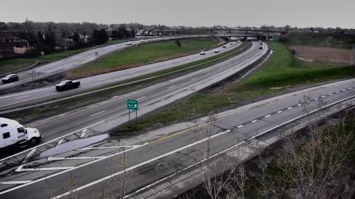 Traffic Cam Williamsville › West: I-90 West of Interchange 50 (Niagara Falls/I-290) Player
