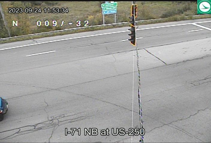 Traffic Cam I-71 NB at US-250 Player
