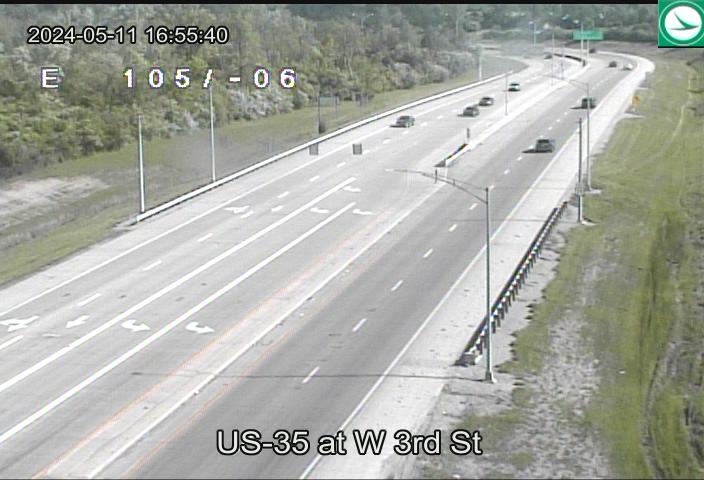Traffic Cam US-35 at W 3rd St Player
