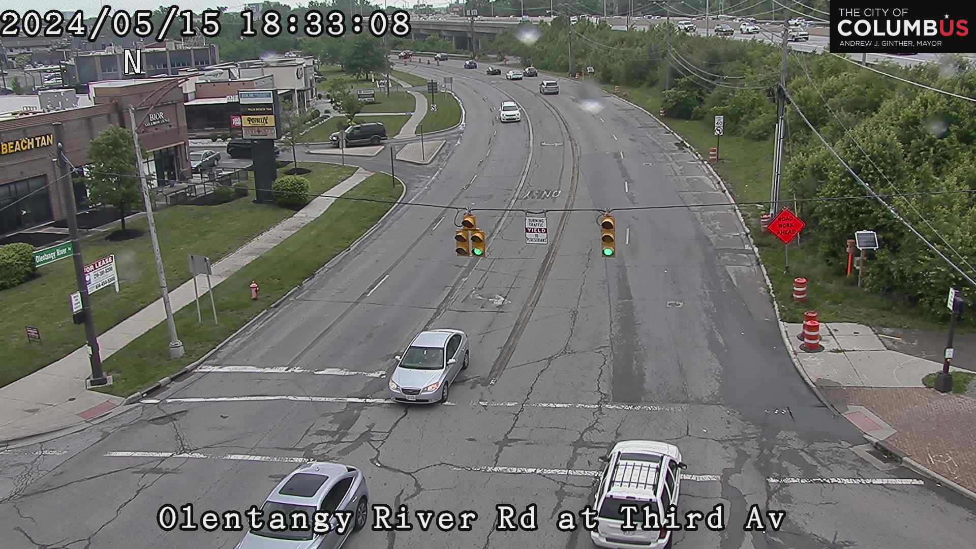 Traffic Cam Olentangy River Rd at Third Ave Player