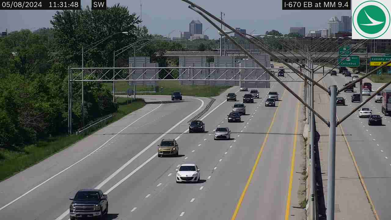 Traffic Cam I-670 EB at MM 9.4, West of Stelzer Rd Player