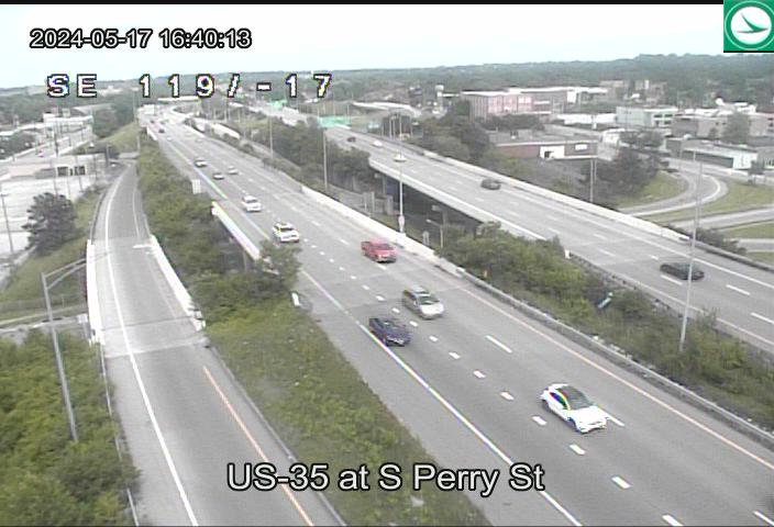 Traffic Cam US-35 at S Perry St Player