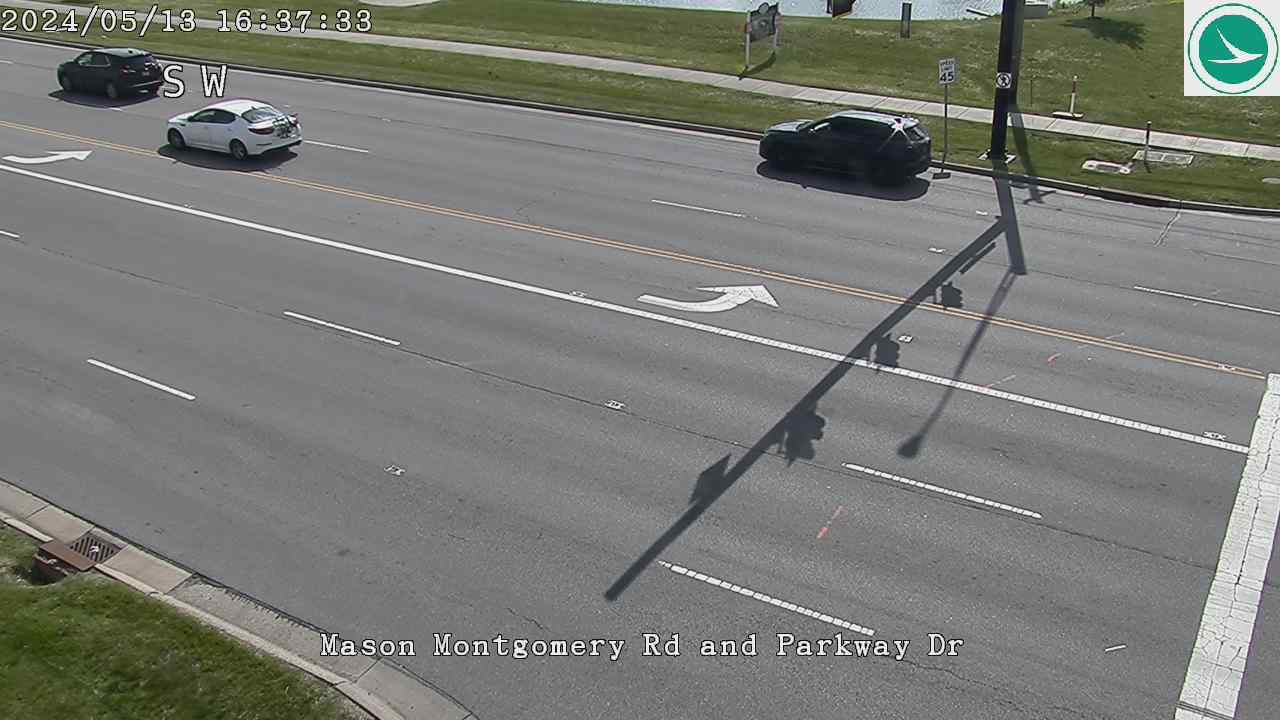 Traffic Cam Mason Montgomery Rd & Parkway Dr Player