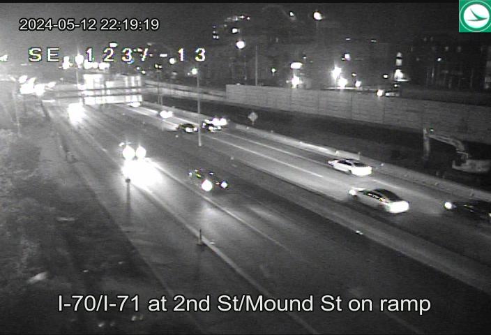 Traffic Cam I-70 at 2nd St / Mound St on ramp Player