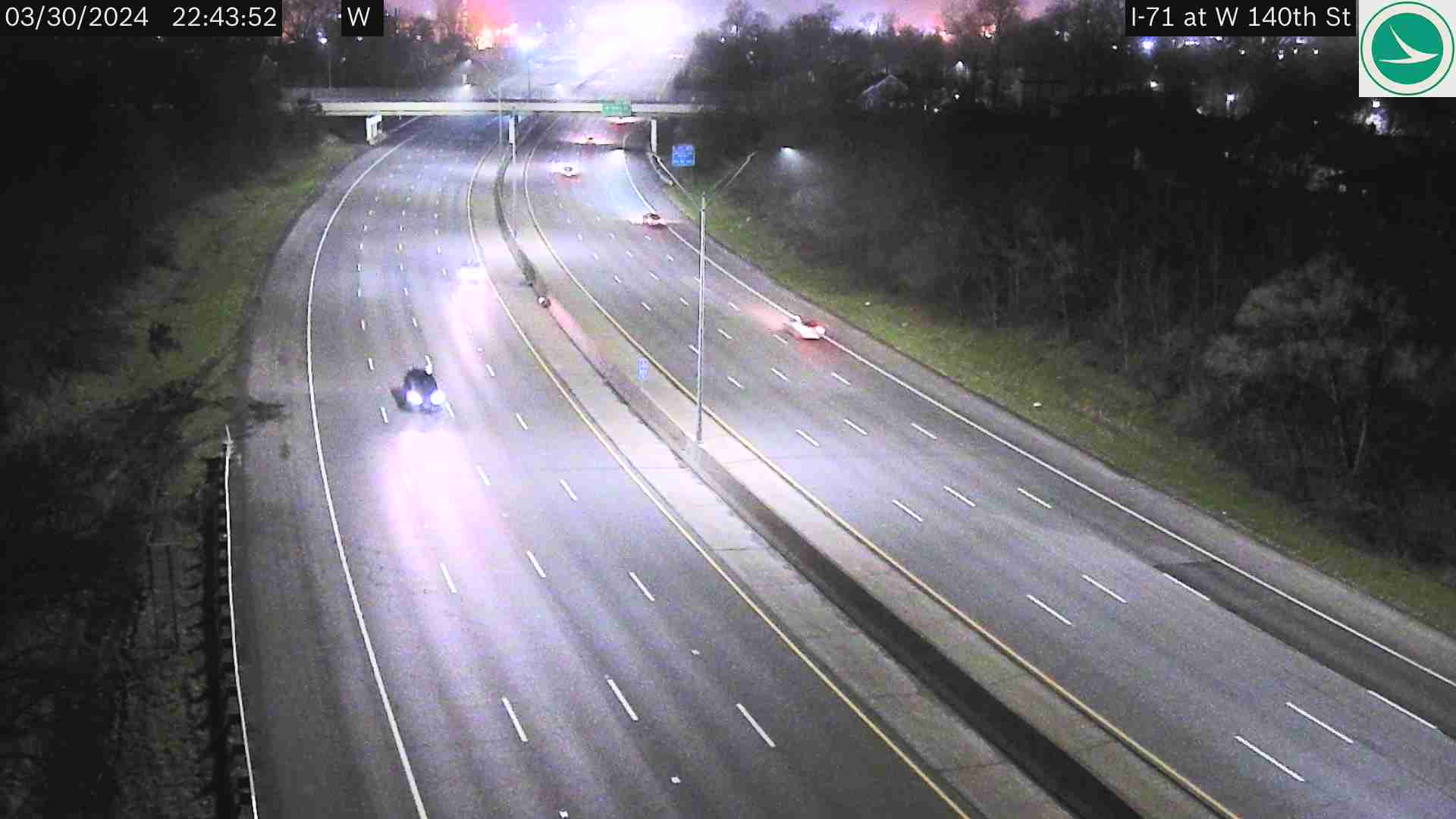 Traffic Cam I-71 at W 140th St Player