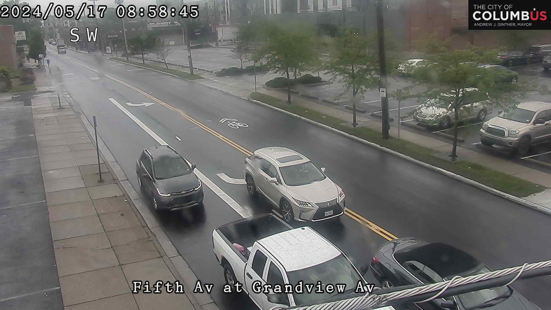 Traffic Cam Fifth Ave at Grandview Ave Player