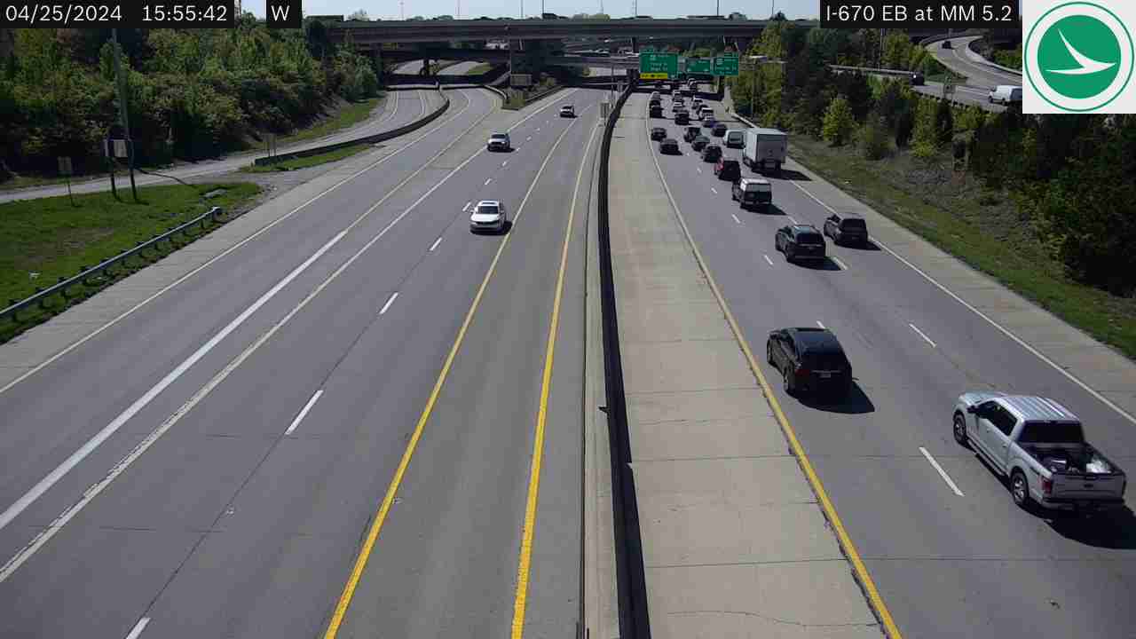 Traffic Cam I-670 EB at MM 5.2, St Clair Ave Player