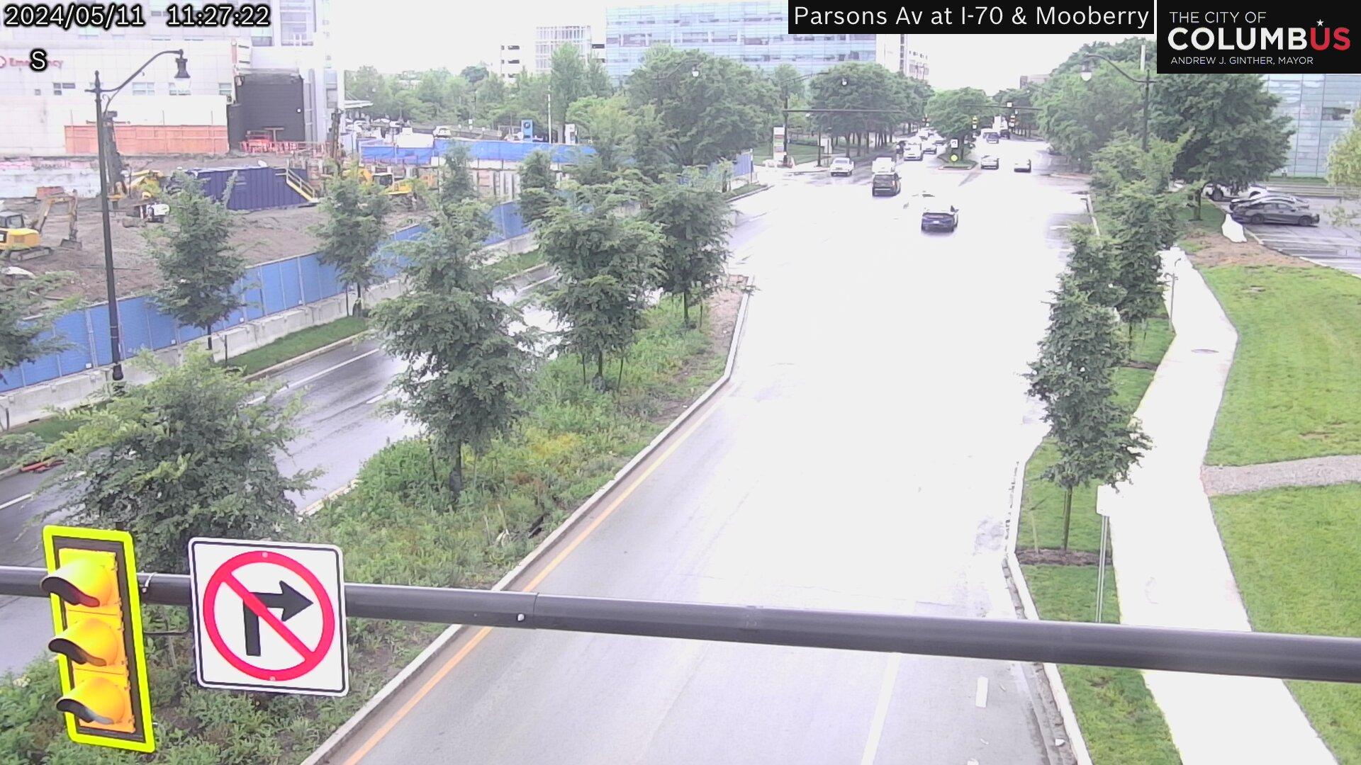 Traffic Cam Livingston Park: City of Columbus) I-70 EB Off Ramp & Mooberry St at Parsons Ave Player