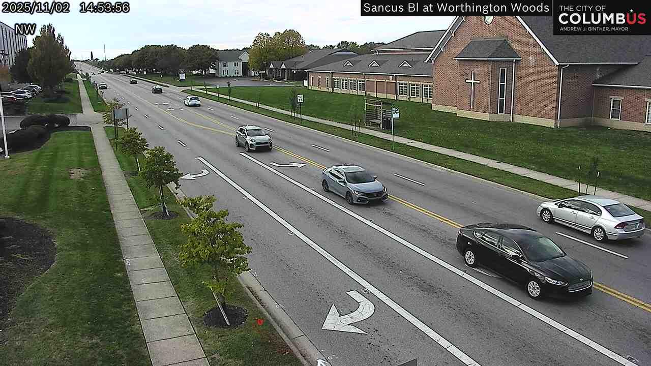 Traffic Cam Pine Way Apartments: City of Columbus) Sancus Blvd at Worthington Woods Blvd Player