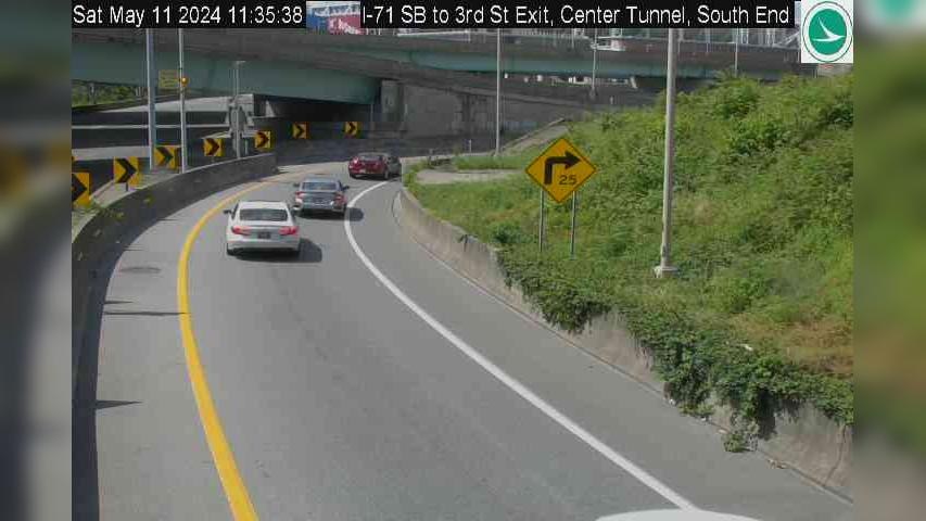 Pendleton: I-71 SB to 3rd St Exit, Center Tunnel, South End Traffic Camera