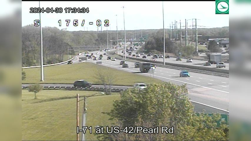 Traffic Cam Middleburg Heights: I-71 at US-42/Pearl Rd Player