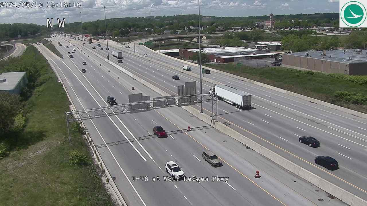 Akron: I-76 at Wolf Ledges Pky Traffic Camera