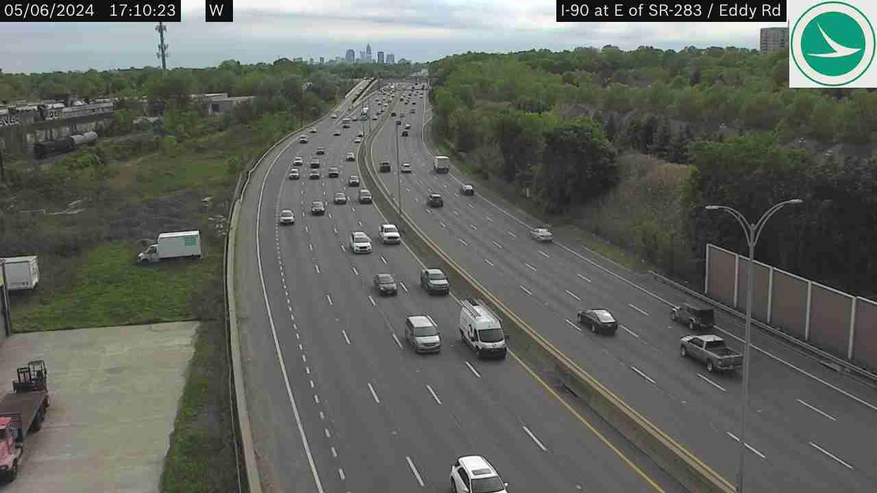 Traffic Cam East Cleveland: I-90 at E of SR-283 - Eddy Rd Player