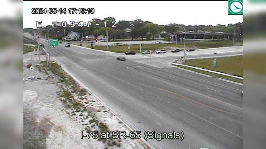 Traffic Cam Toledo: I-75 at SR-65 (Signals) lower camera Player