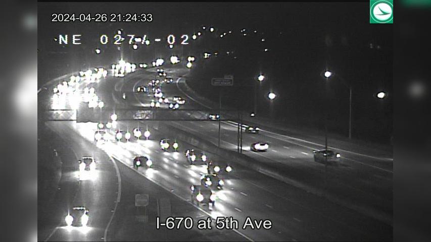 Traffic Cam Columbus: I-670 at 5th Ave Player