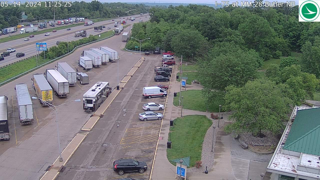 Traffic Cam Jericho: I-75 NB Butler county rest area Player