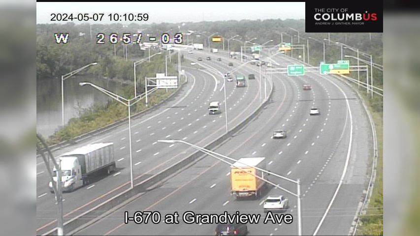 Traffic Cam Columbus: City of - I-670 at Grandview Ave Player