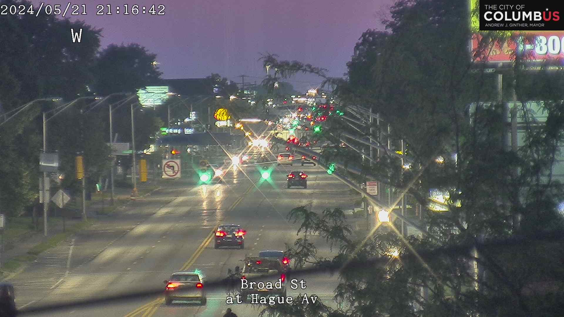 Traffic Cam Columbus: City of - Broad St at Hague Ave Player