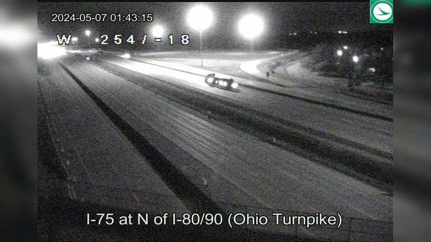 Traffic Cam Rossford: I-75 at N of I-80/90 - Turnpike Player