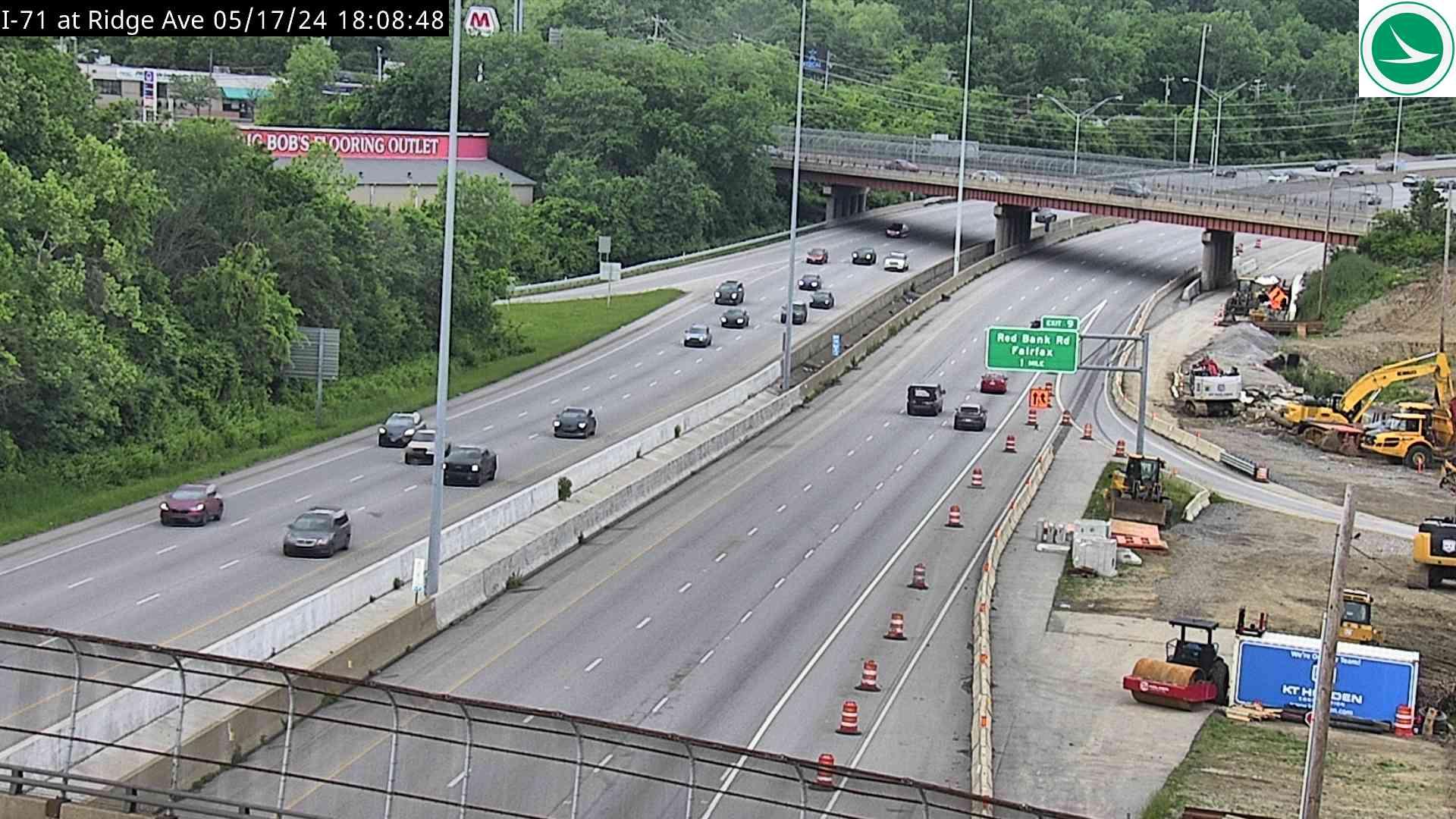 Traffic Cam Norwood Heights: I-71 at Ridge Ave Player