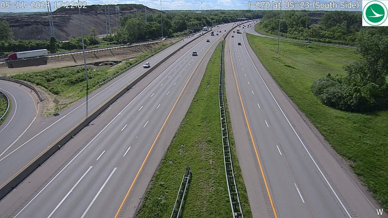 Traffic Cam Hamilton Meadows: I-270 at US-23 (South Side) Player