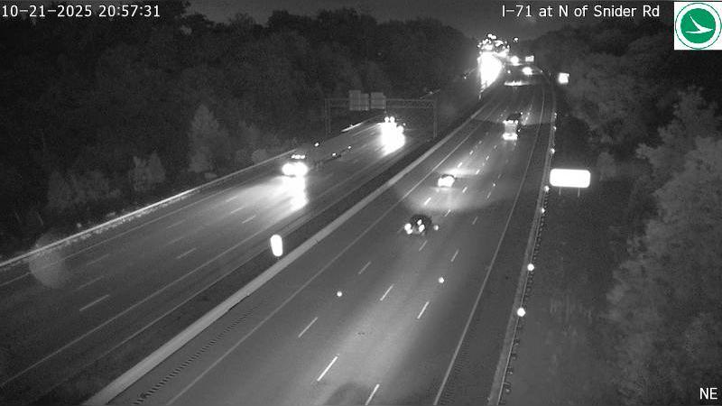 Traffic Cam Sixteen Mile Stand: I-71 at N of Snider Rd Player