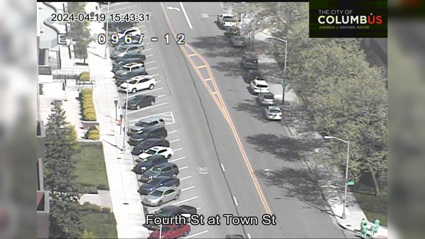 Downtown: City of Columbus) 4th St at Town St Traffic Camera