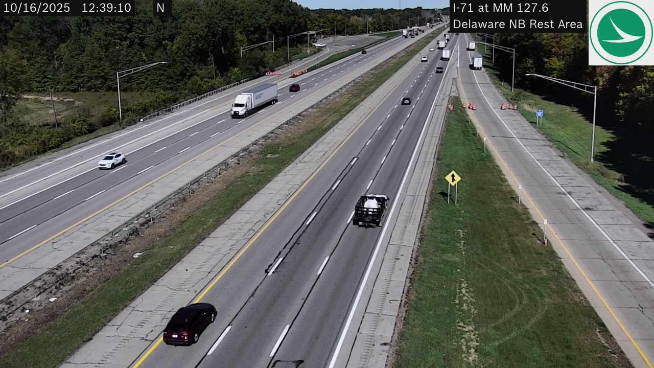 Traffic Cam Rome: I-71 at MM 127.6 Delaware NB Rest Area Player