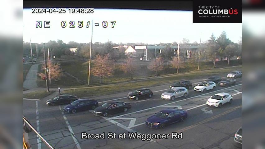 Traffic Cam Columbus: City of - Broad St at Waggoner Rd Player