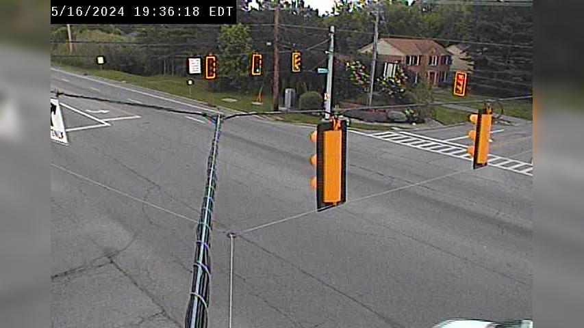 Traffic Cam Sixteen Mile Stand: Mason Rd & Montgomery Rd Player