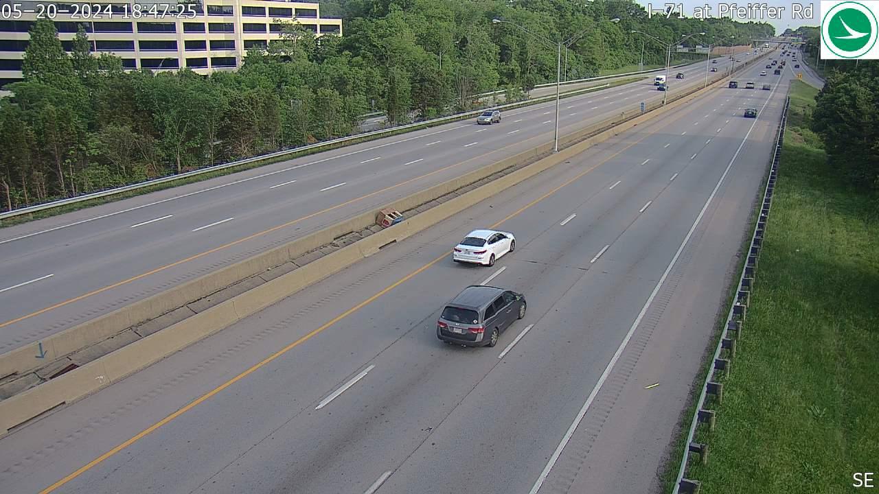 Traffic Cam Montgomery: I-71 at Pfeiffer Rd Player
