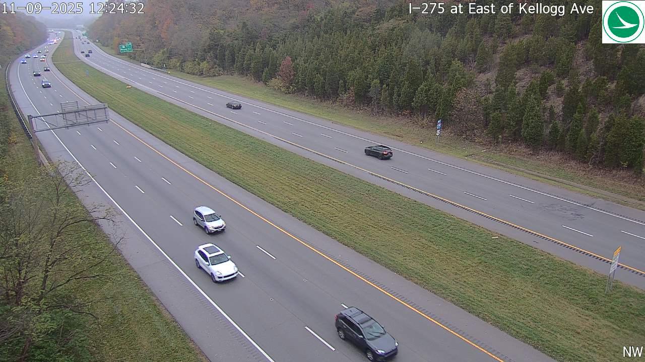 Traffic Cam Riverview Heights: I-275 at East of Kellogg Ave Player