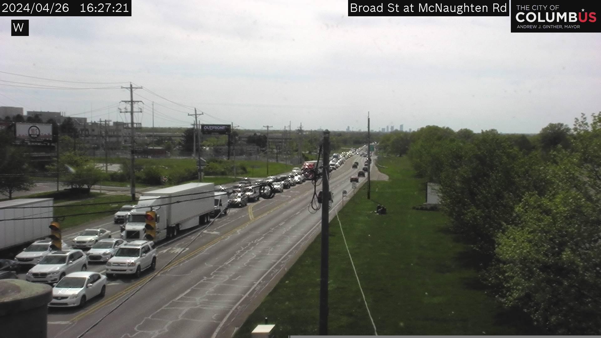 Traffic Cam Columbus: City of - Broad St at McNaughten Rd Player