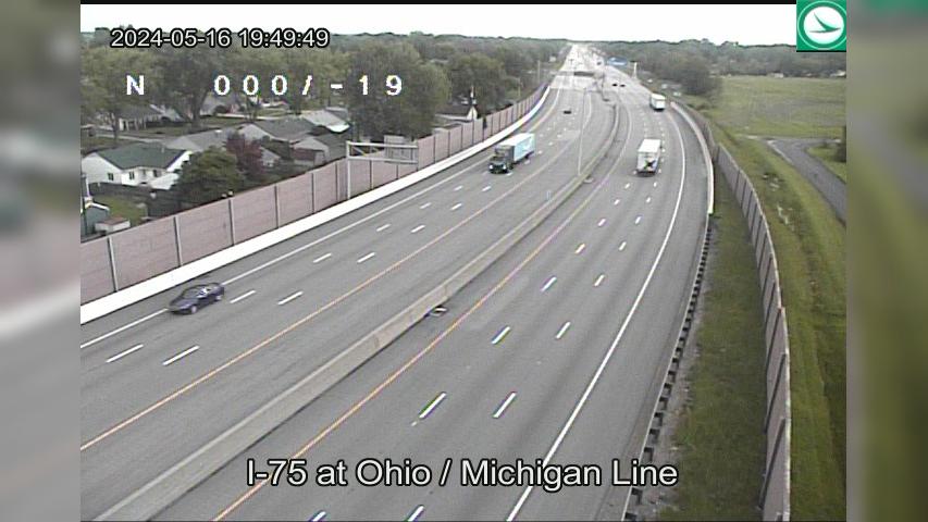 Toledo: I-75 at - Michigan Line Traffic Camera