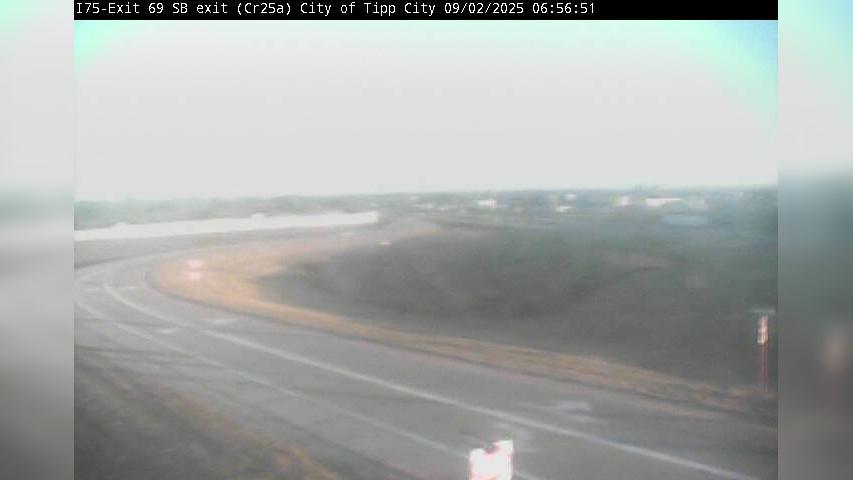 Traffic Cam Tipp City: I-75 at CR-25A Player