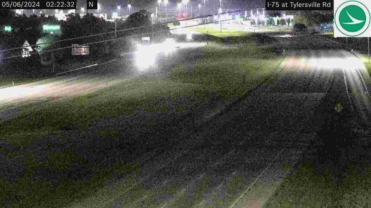 Traffic Cam Wetherington: I-75 at Tylersville Rd Player