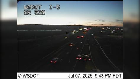 Traffic Cam Marysville: I-5 at MP 198.4: SR 529 Interchange Player