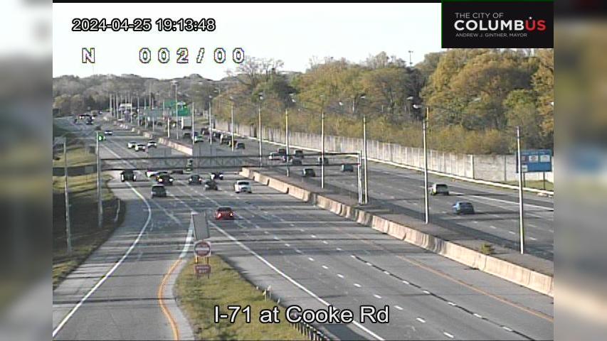 Traffic Cam Columbus: City of - I-71 at Cooke Rd Player