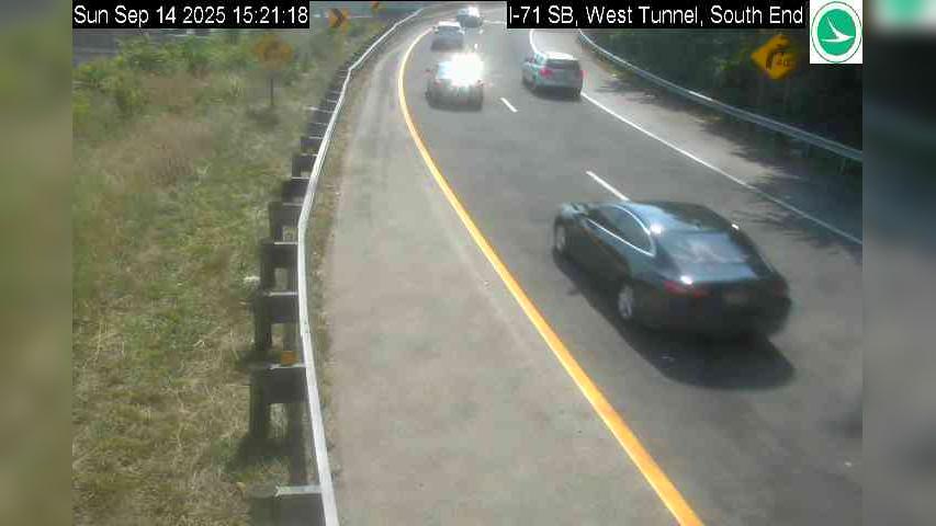 Traffic Cam Pendleton: I-71 SB, West Tunnel, South End Player