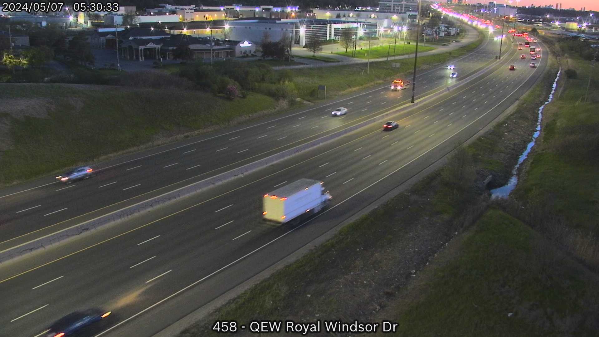 Traffic Cam QEW near Royal Windsor Drive Player