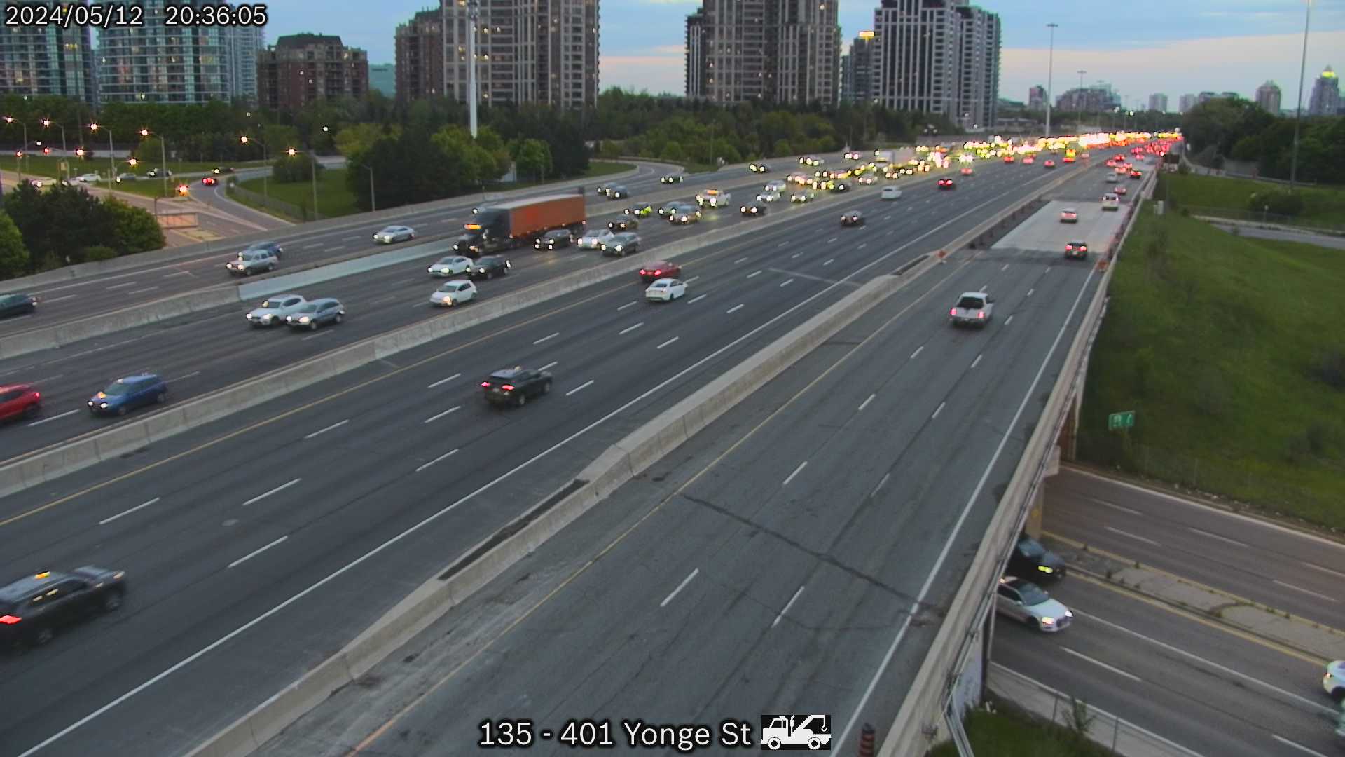 Traffic Cam Highway 401 near Yonge Street Player