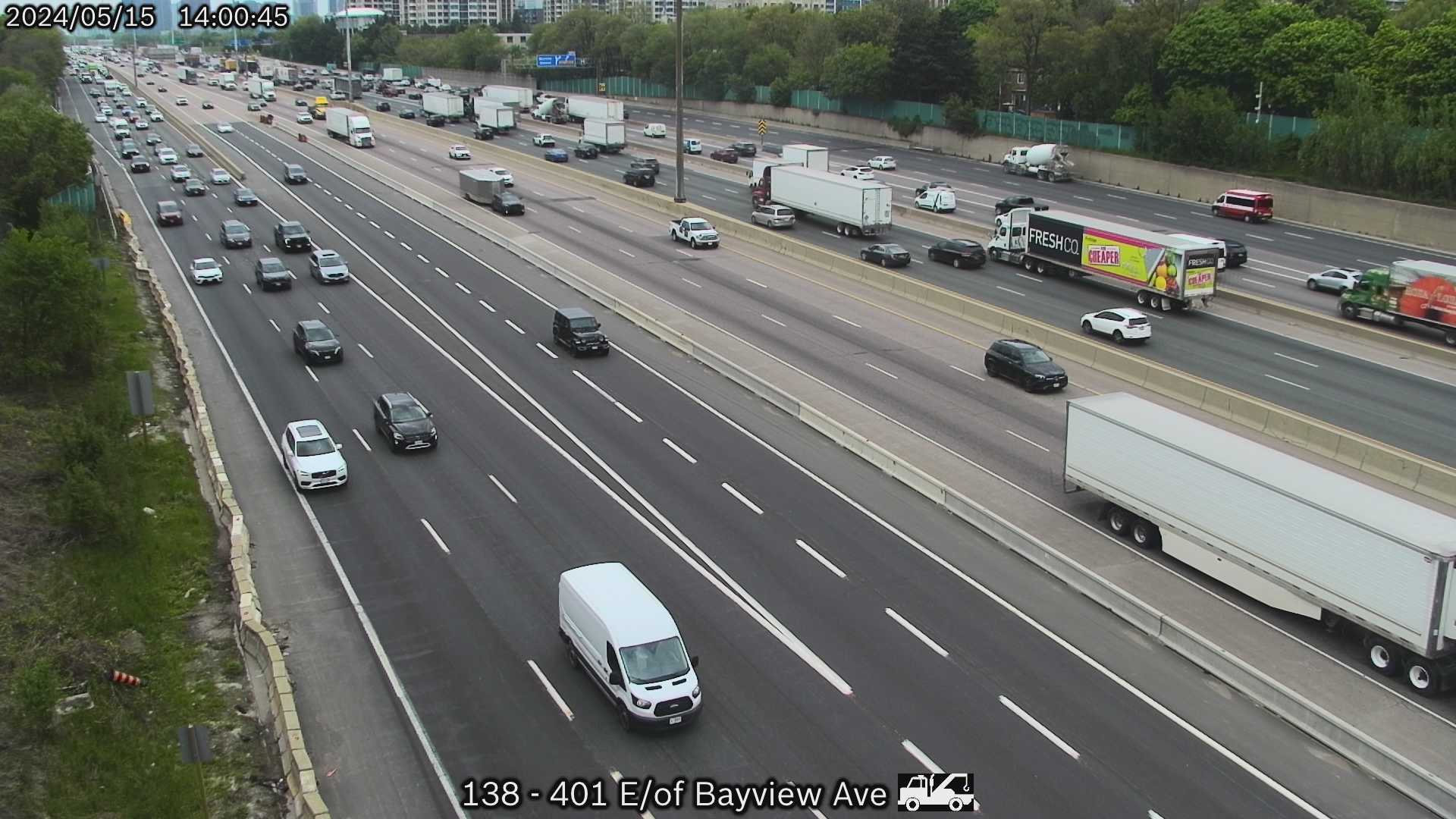 Traffic Cam Highway 401 east of Bayview Avenue Player