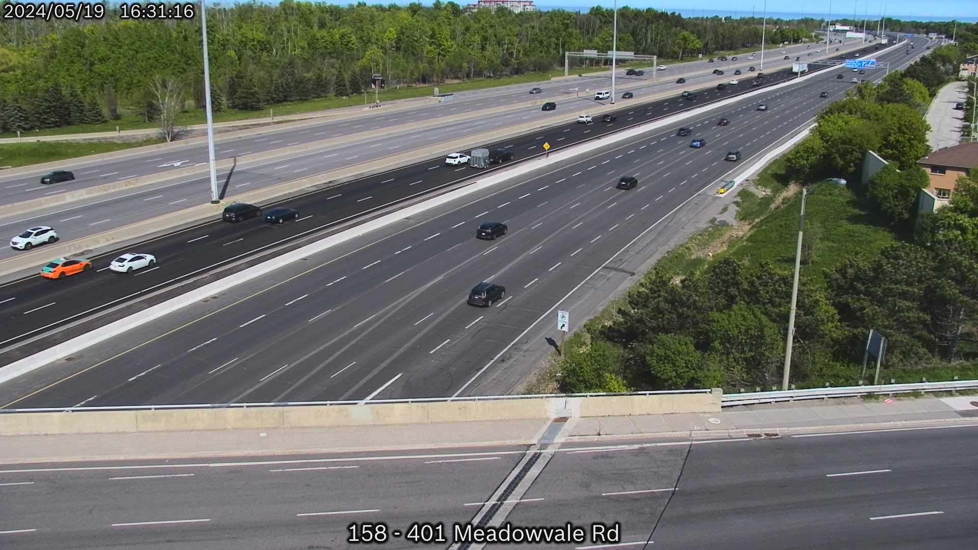 Traffic Cam Highway 401 near Meadowvale Road Player