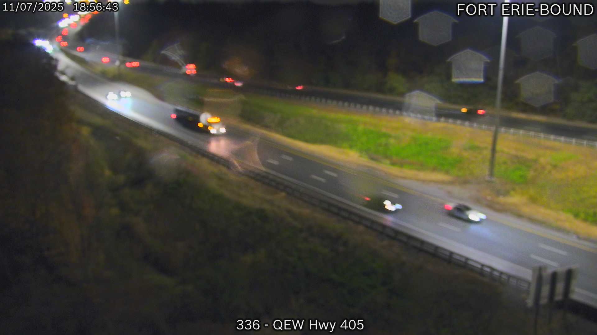 Traffic Cam QEW at Sandplant Hill/405/QEW split Player