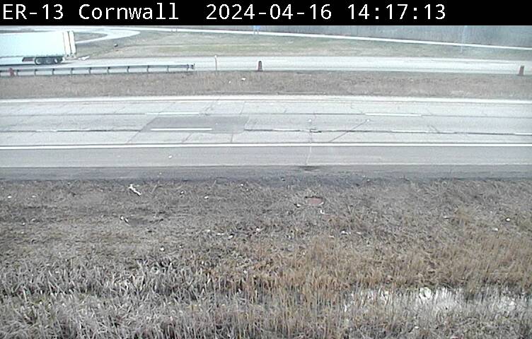 Traffic Cam Highway 401 near Highway 138 - South Player