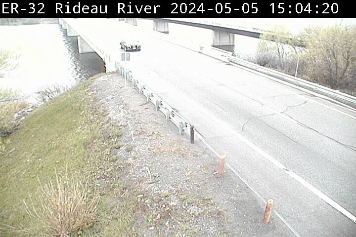 Highway 416 near Rideau River - West Traffic Camera
