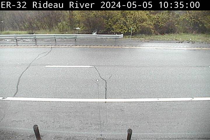 Highway 416 near Rideau River - North Traffic Camera